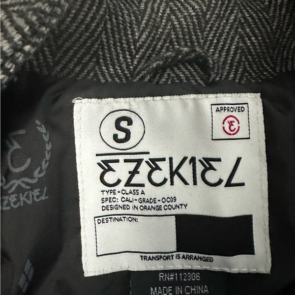 Men’s Ezekiel Coat - Picture 2 of 3